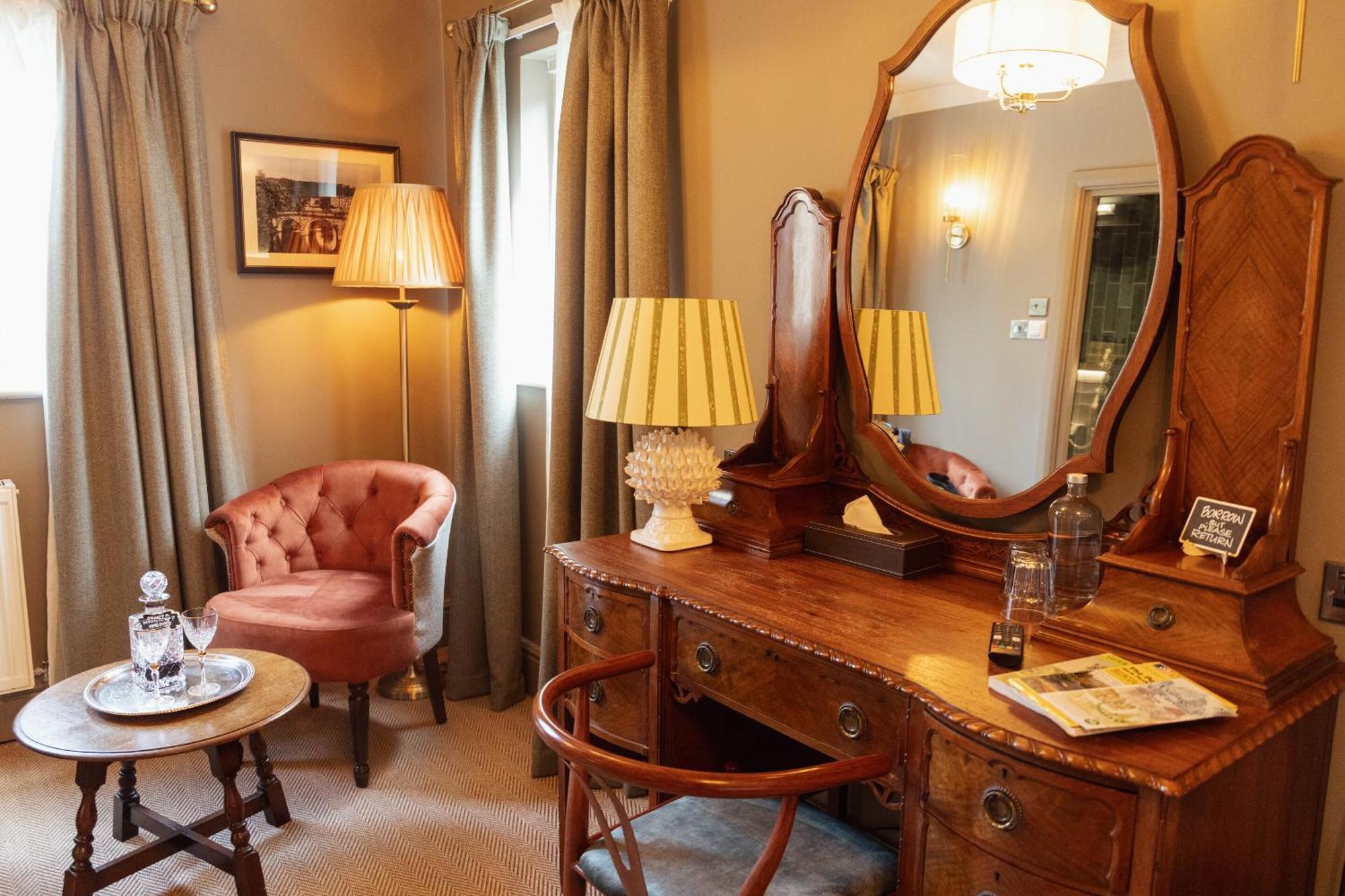 The Devonshire Arms 3*